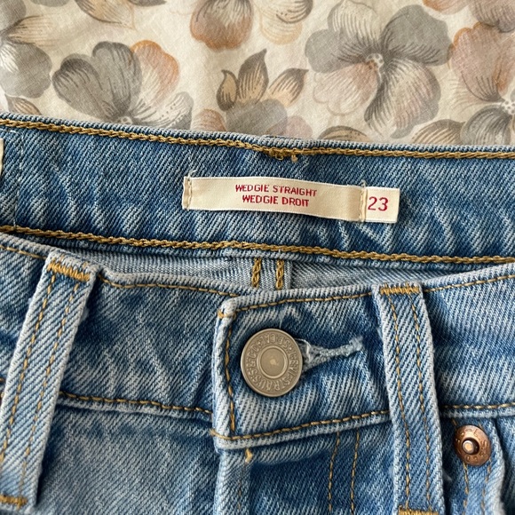 Levi’s wedgie straight jeans size 23 - Picture 3 of 4